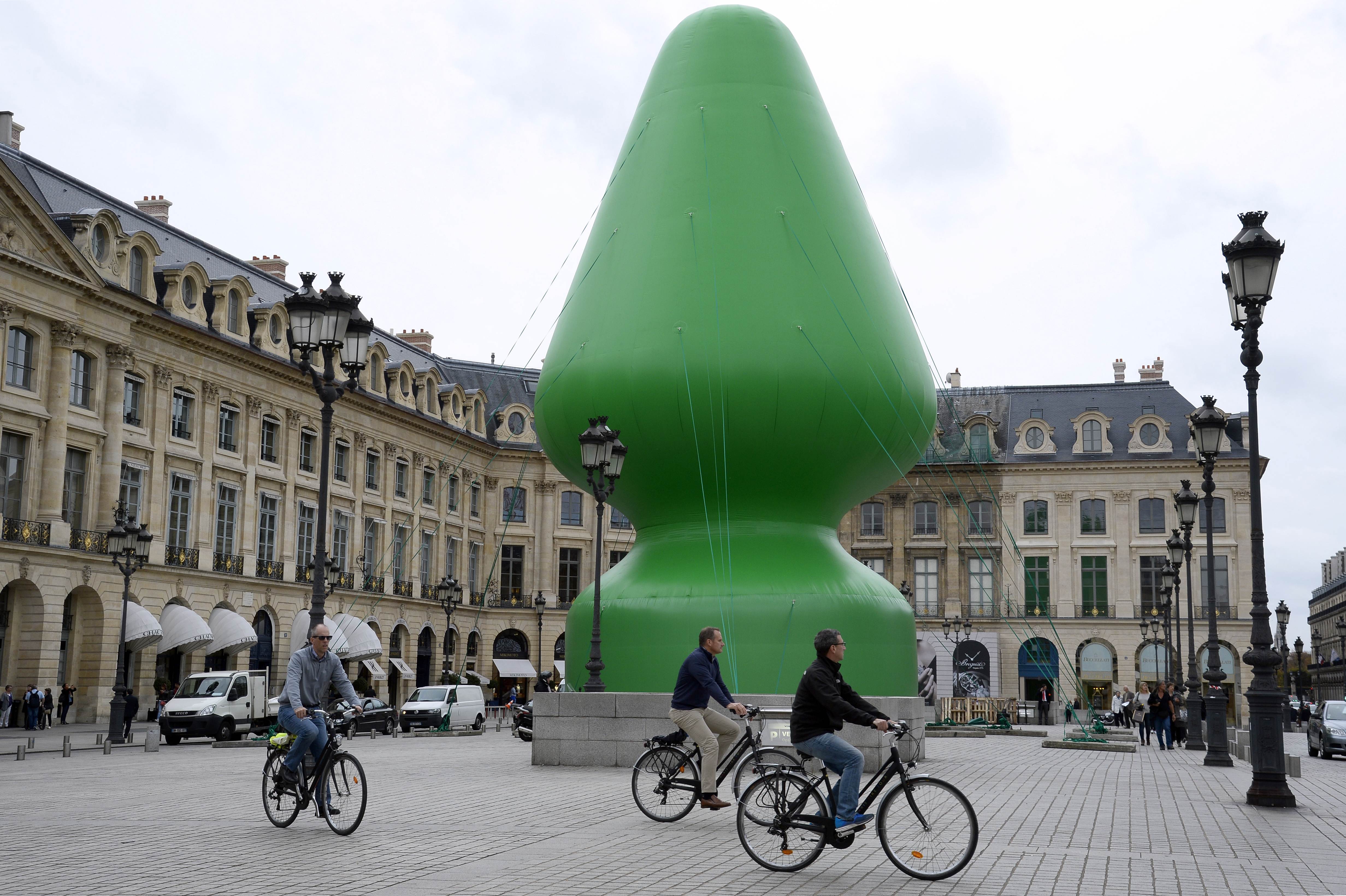 Outraged Vandals Sabotage Paris Christmas Tree Sculpture Likened To Sexual Aid The Japan Times
