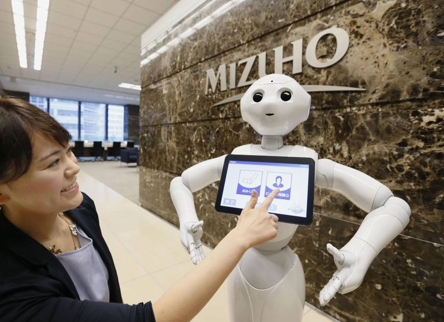 Mizuho Introduces Softbank S Pepper Robot To Tokyo Bank Branch The Japan Times