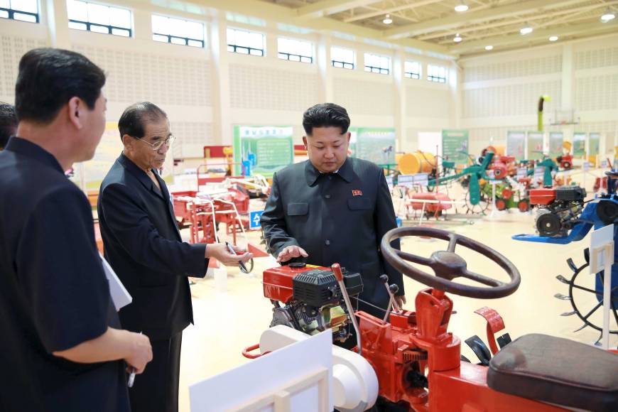 made-in-north-korea-goods-store-opens-to-brisk-business-in-seoul-the