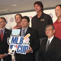 Diamondbacks make perfect Randy Johnson, Luis Gonzalez Hall of