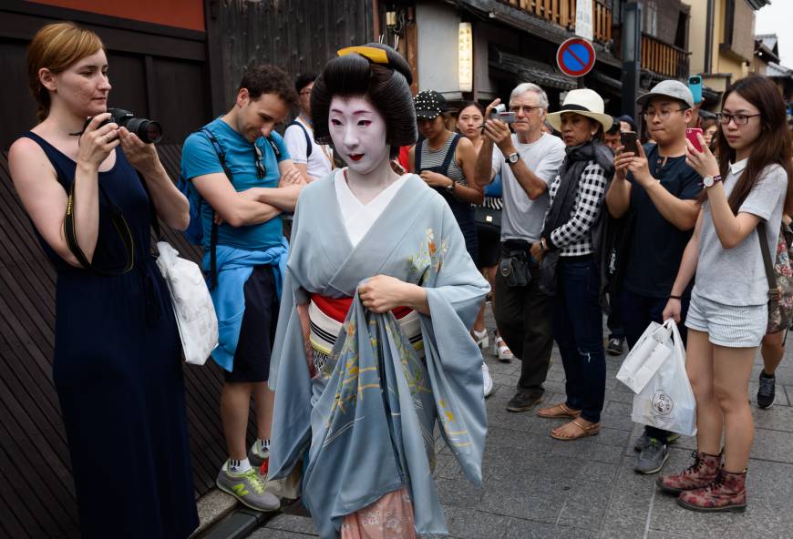 Japan Ups Annual Tourist Target To 30 Million As Visitor Numbers Surge
