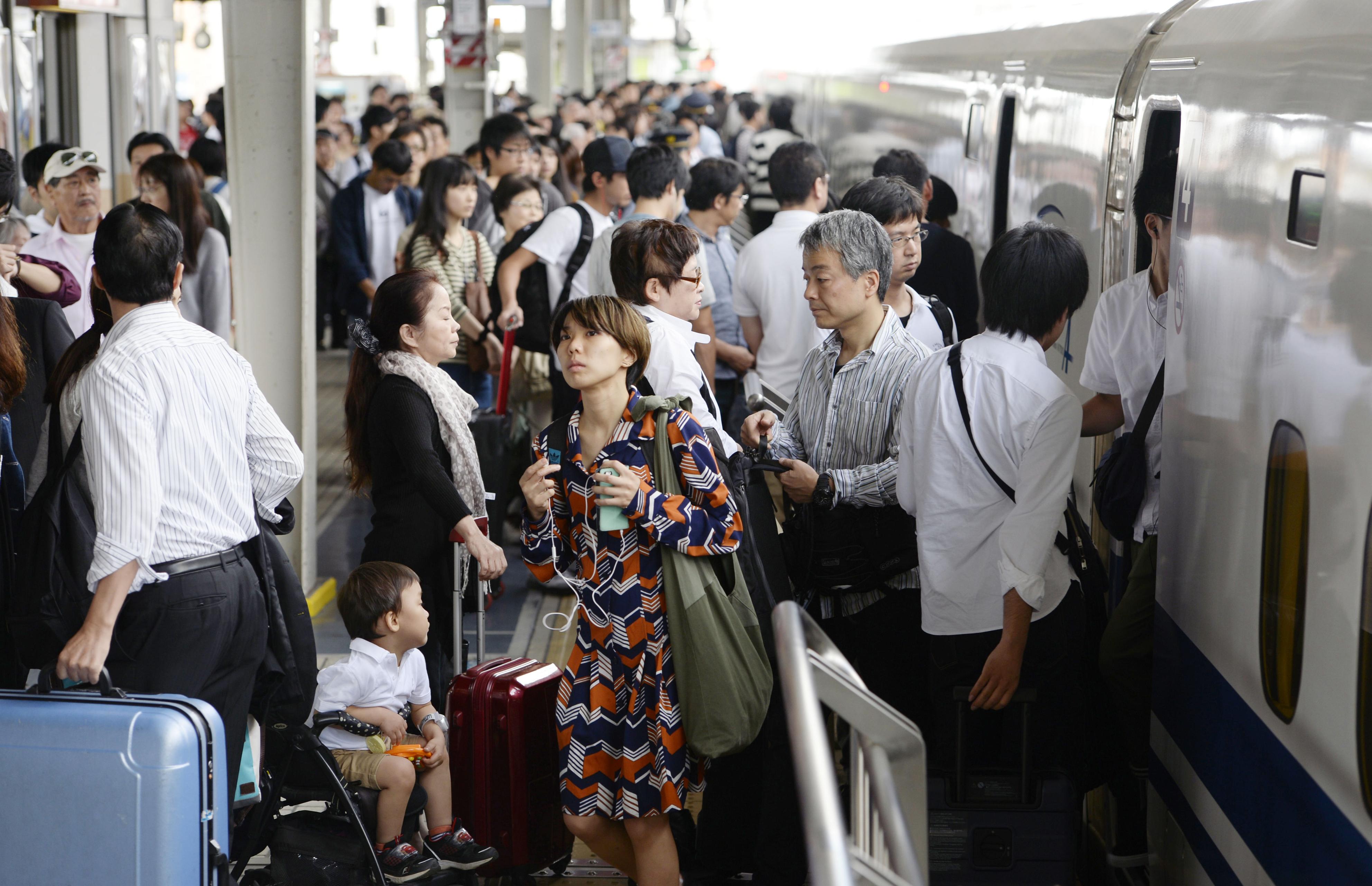 Record 23.9 Million People Expected To Traveling During Golden Week ...