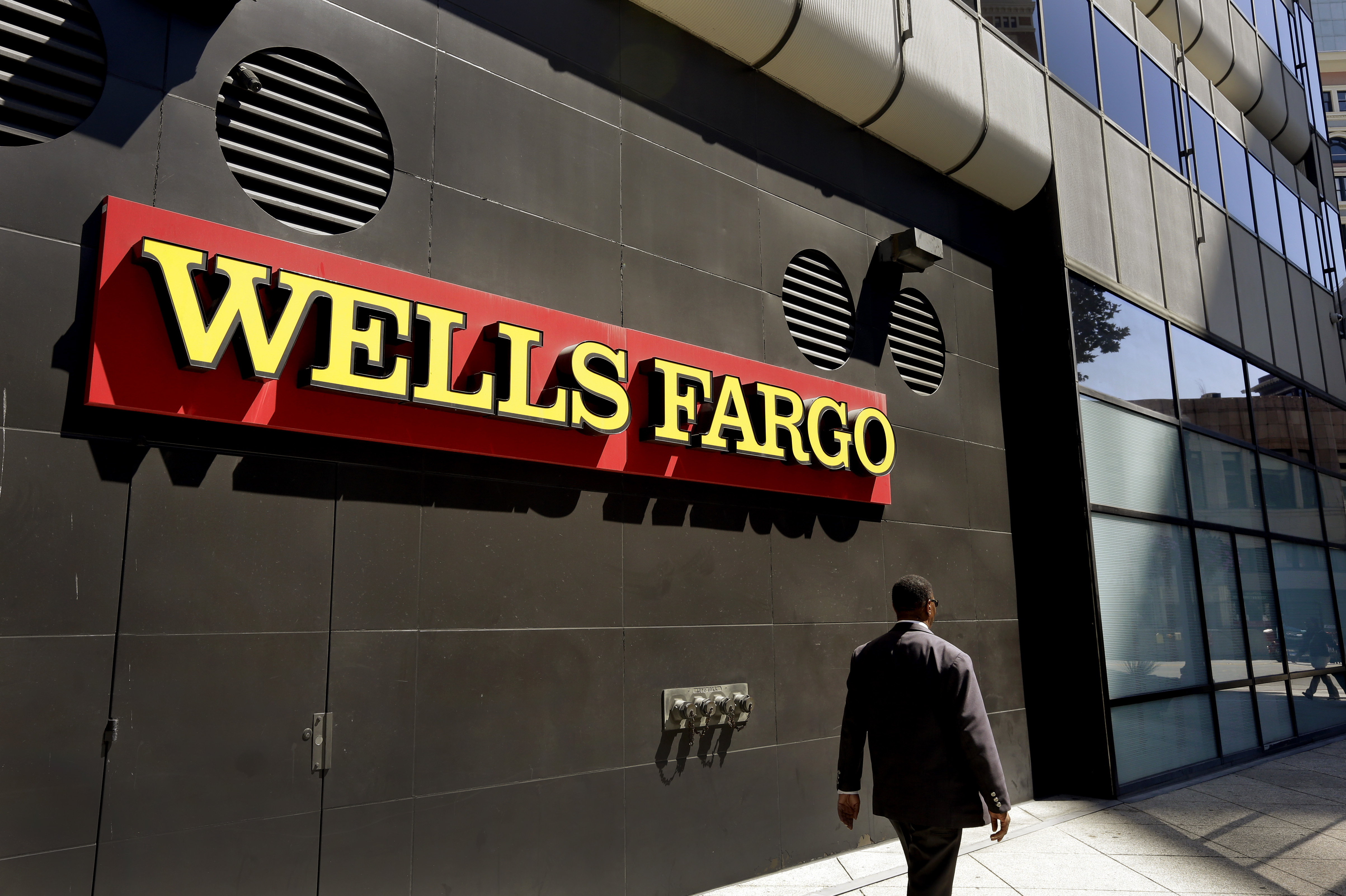 Wells Fargo Faces Customer Suit Over Unauthorized Accounts | The Japan ...