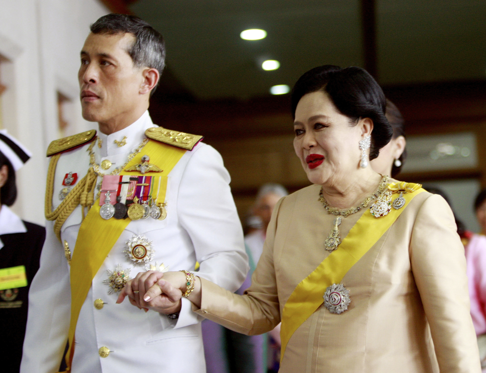 Thailand's Parliament Invites Crown Prince To Assume Throne 