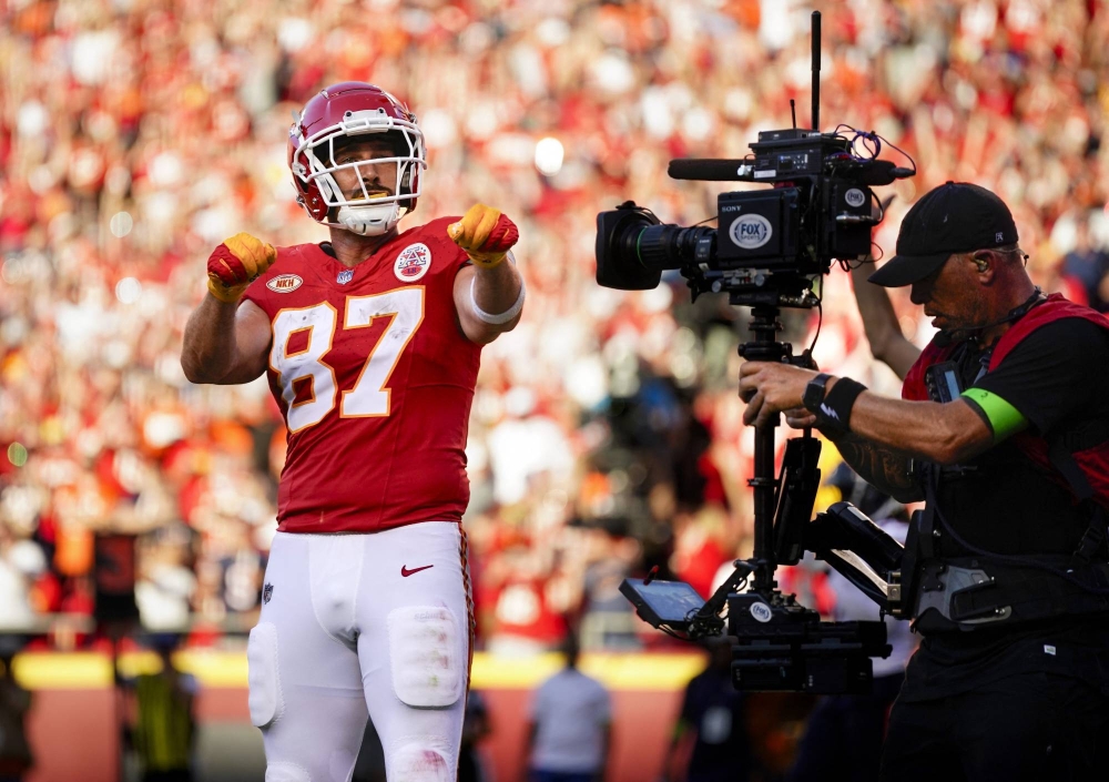 Travis Kelce's celebrity hits new level after brush with Taylor Swift - The  Japan Times