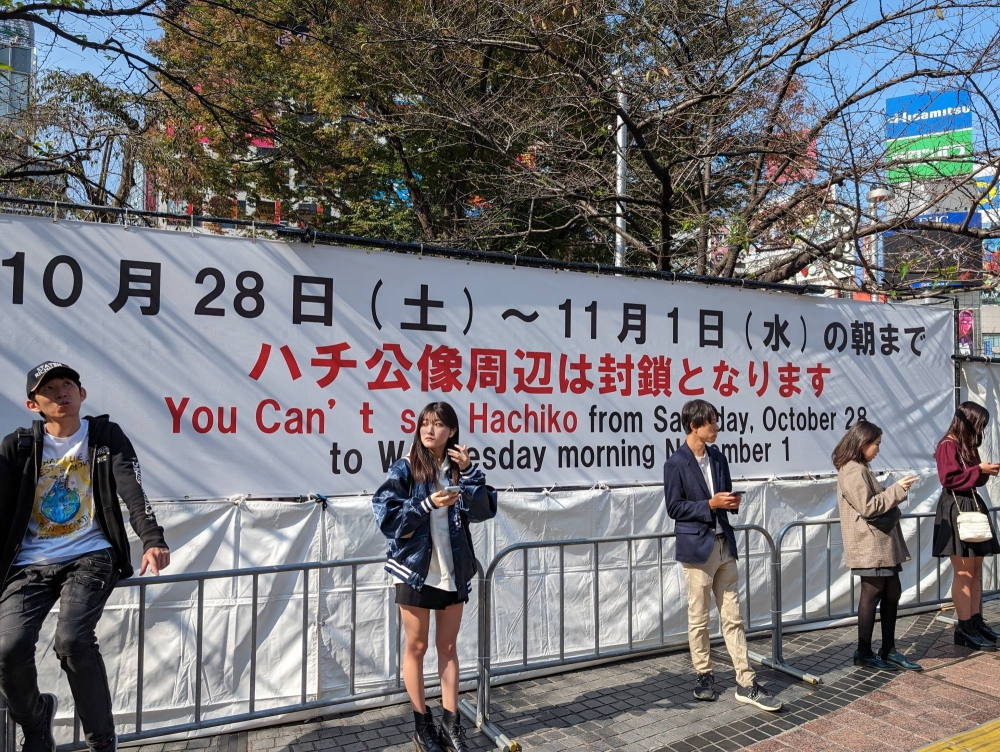 Security tight for Halloween in Shibuya as costumed crowds fail to 