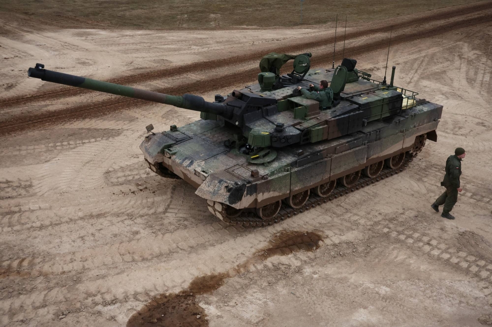 Poland Signs Contracts to Purchase K2 Black Panther Tanks and K9