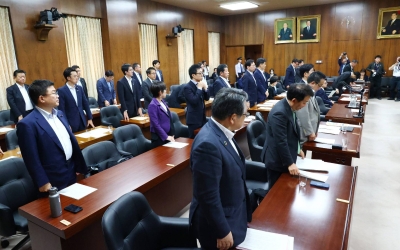 Japan parliamentary panel OKs bill on training foreign workers