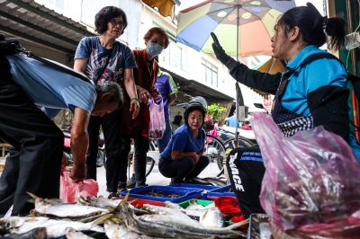 For Taiwan shoppers, China’s malls only a ferry ride away