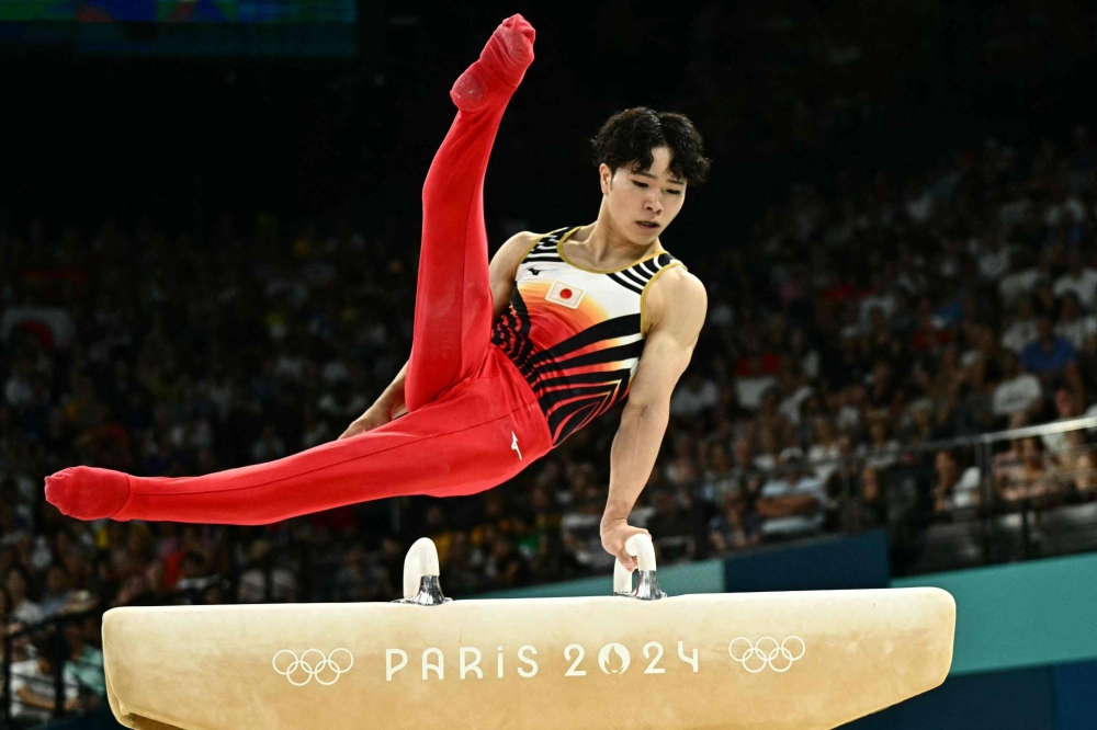 Shinnosuke Oka holds off Chinese duo to assert all-around gold in Paris