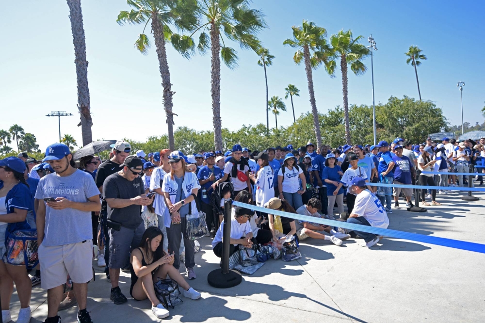 Fans line up hours before Dodgers game to get Shohei Ohtani bobblehead