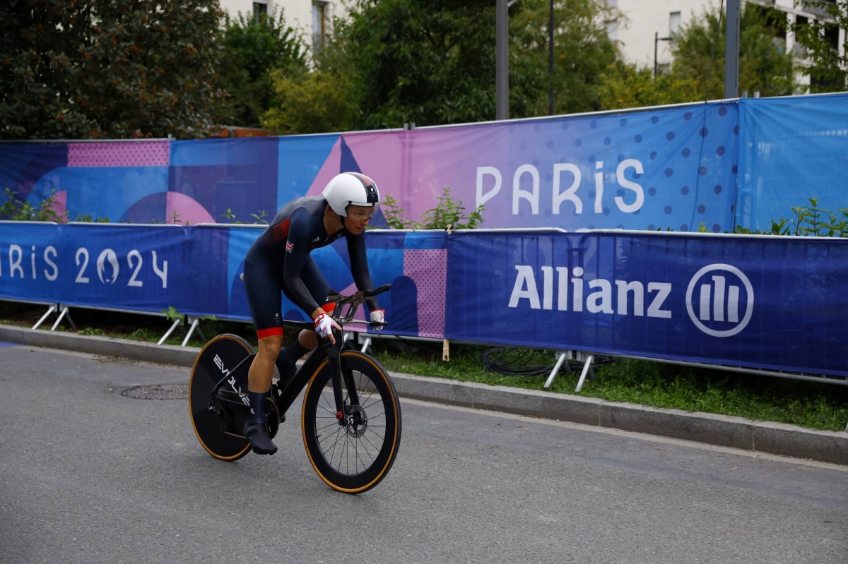 Paralympic fencing star Bebe Vio handed shock defeat as Storey criticizes cycling course