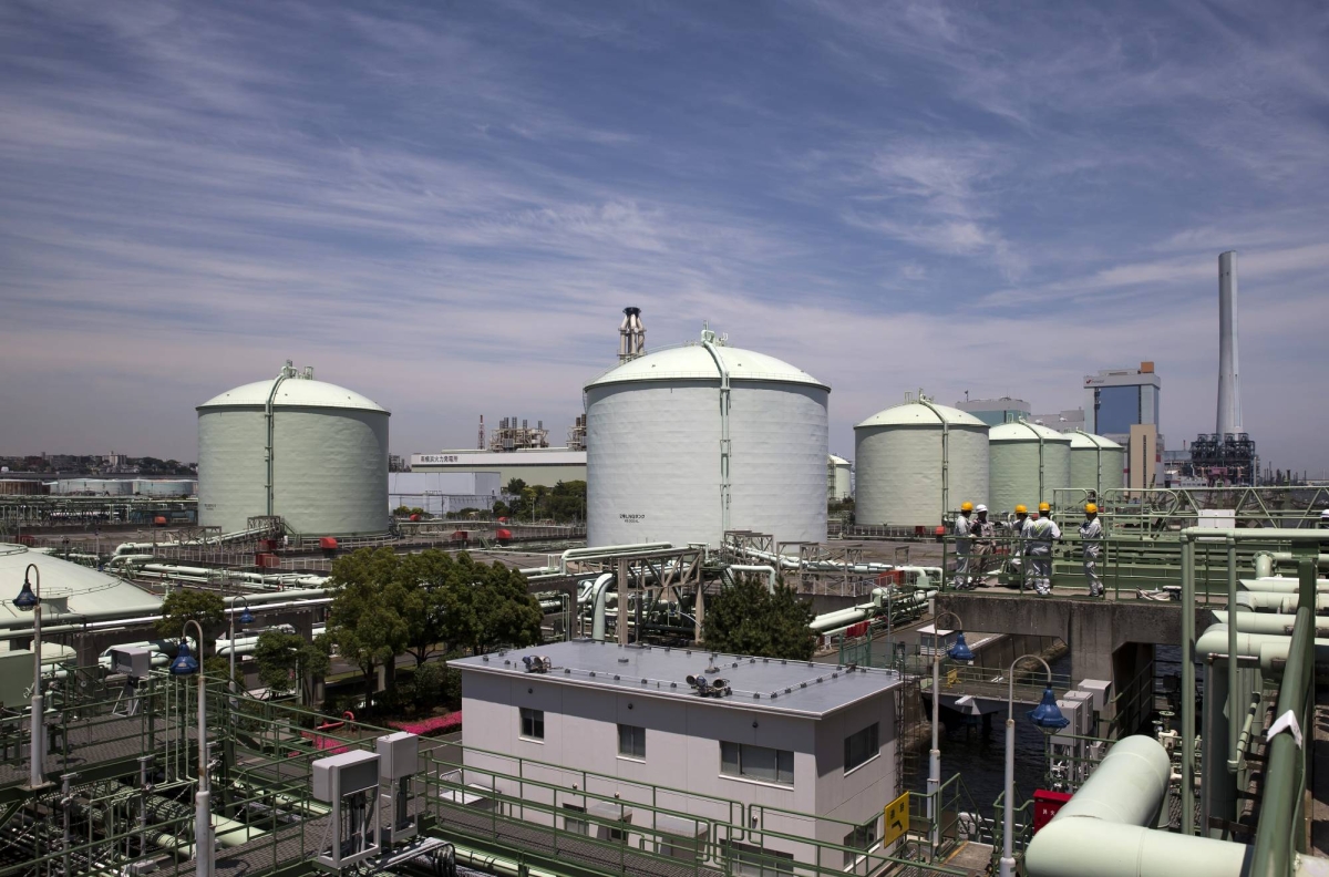 Japan considers company support measures for long-term LNG contracts