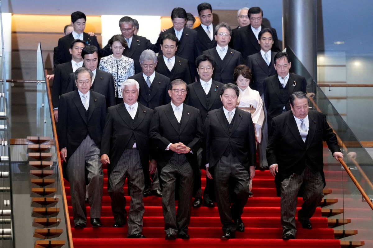 Number of women in Japan’s Cabinet drops to two