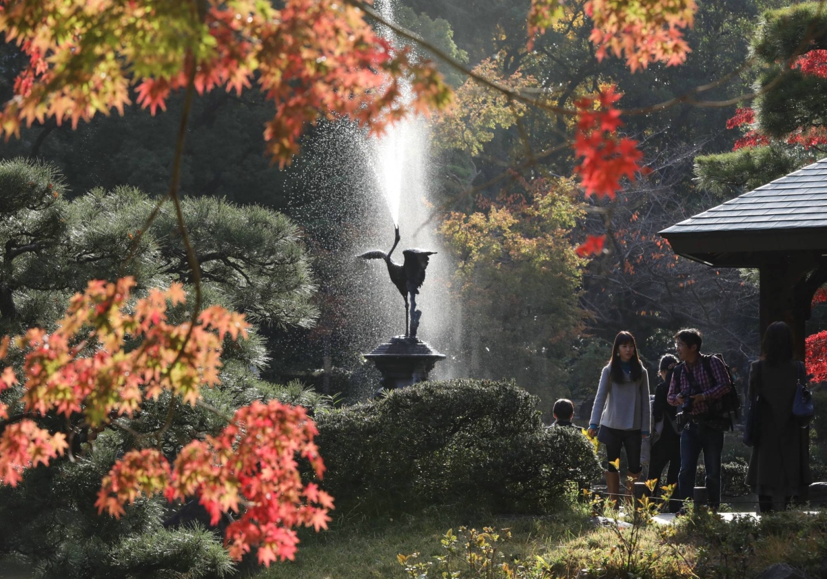 Japan witnesses warmest fall on record