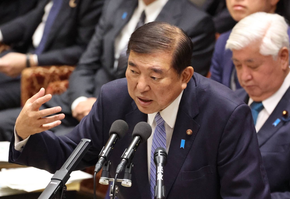 Ishiba vows to spur LDP debate on dual surname option