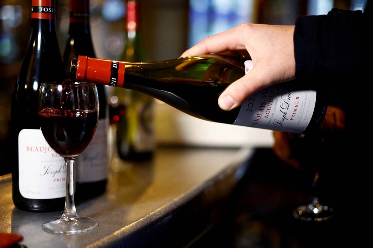 Trump threatens tariffs on European wine and spirits in escalating trade war