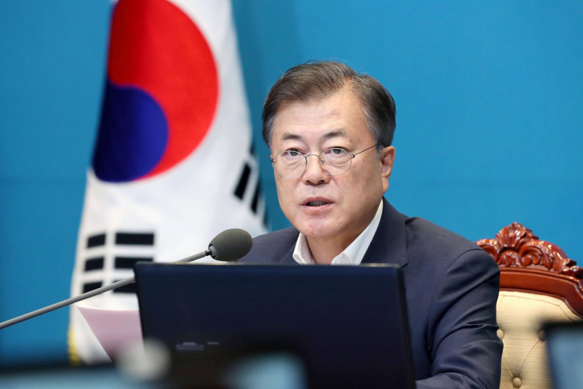 Moon Jae-in to focus on victims in 'comfort women' row with Japan - The ...