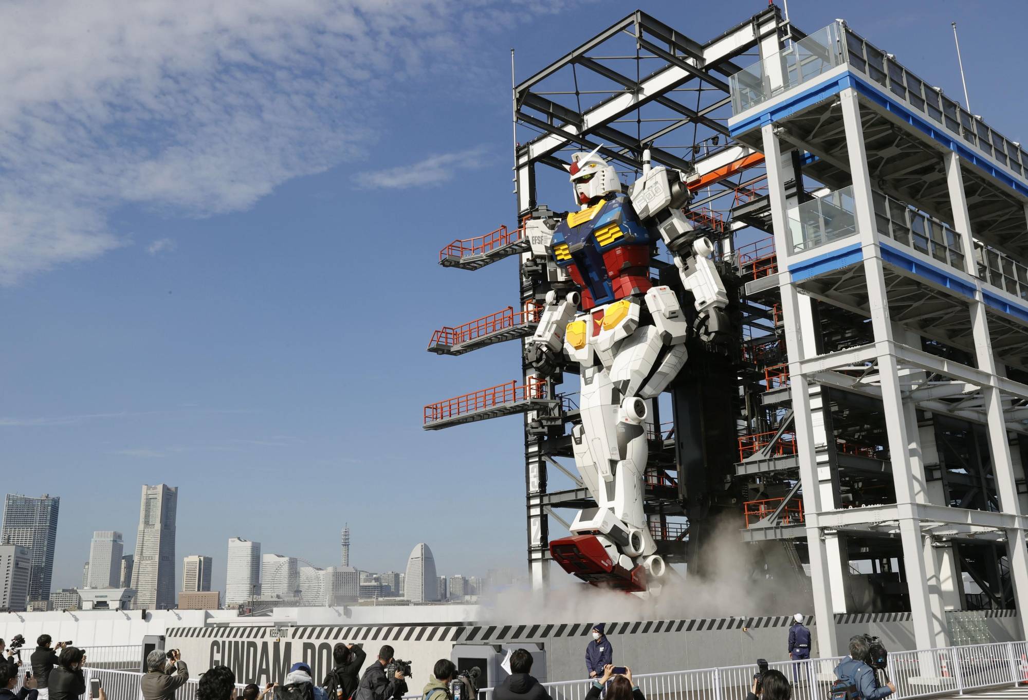 Life Size Moving Gundam Statue Unveiled To Media In Yokohama The 