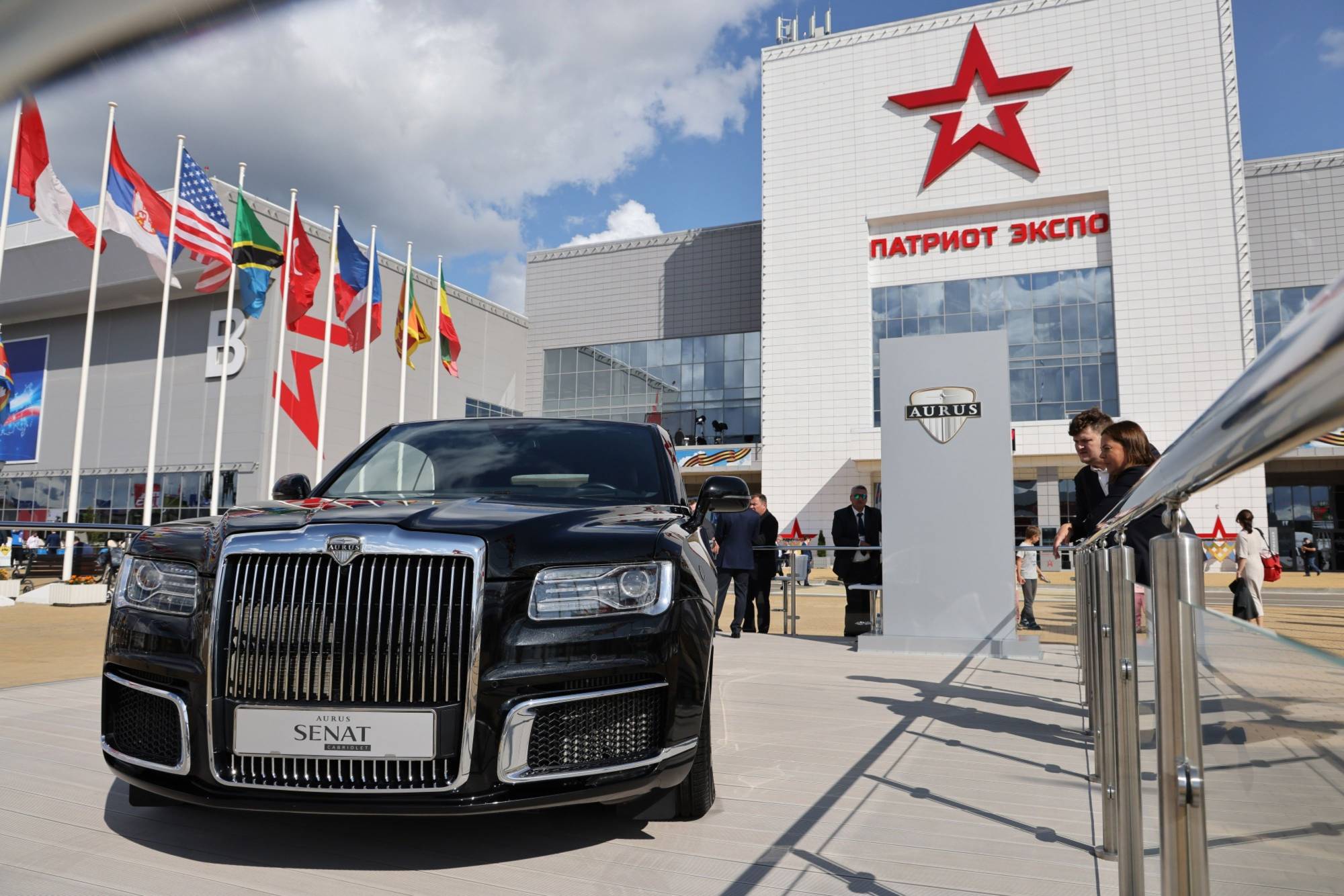 You Can Still Buy a New Rolls-Royce in Russia, Nearly a Year After  Sanctions Hit