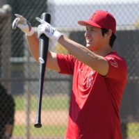 Angels two-way player Shohei Ohtani takes batting practice at the team\'s training camp facility in Tempe, Arizona, on Monday. | USA TODAY / VIA REUTERS