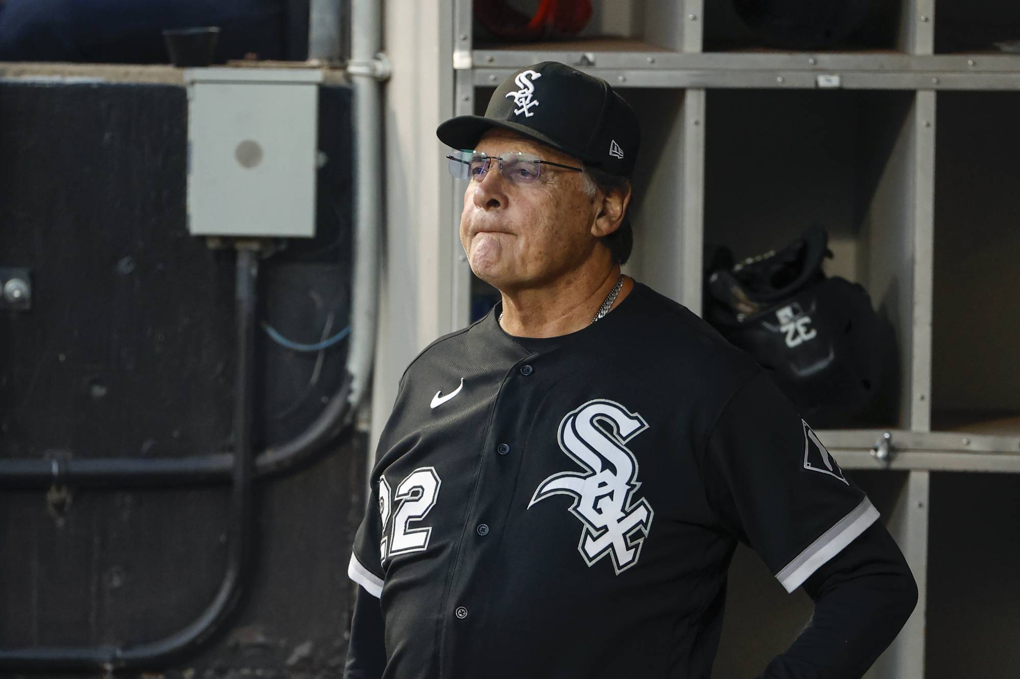 White Sox make Hall of Fame manager La Russa oldest in MLB
