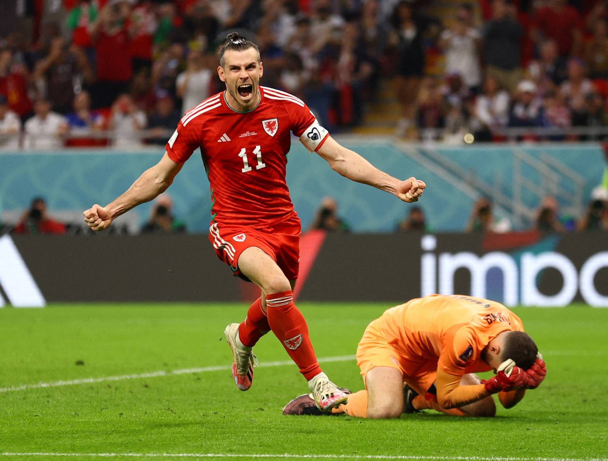 Gareth Bale rescues Wales with late equalizer against United