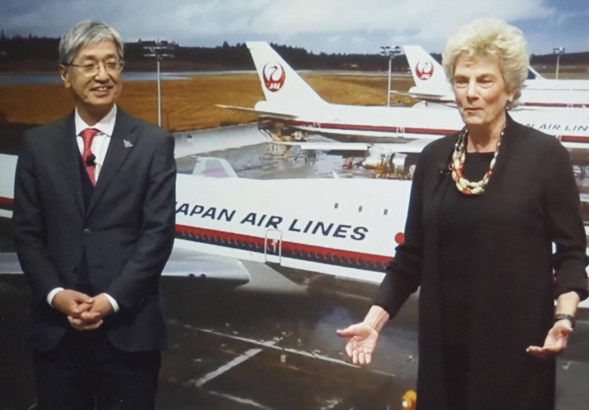 Boeing delivers last 747, as JAL personnel join event as largest