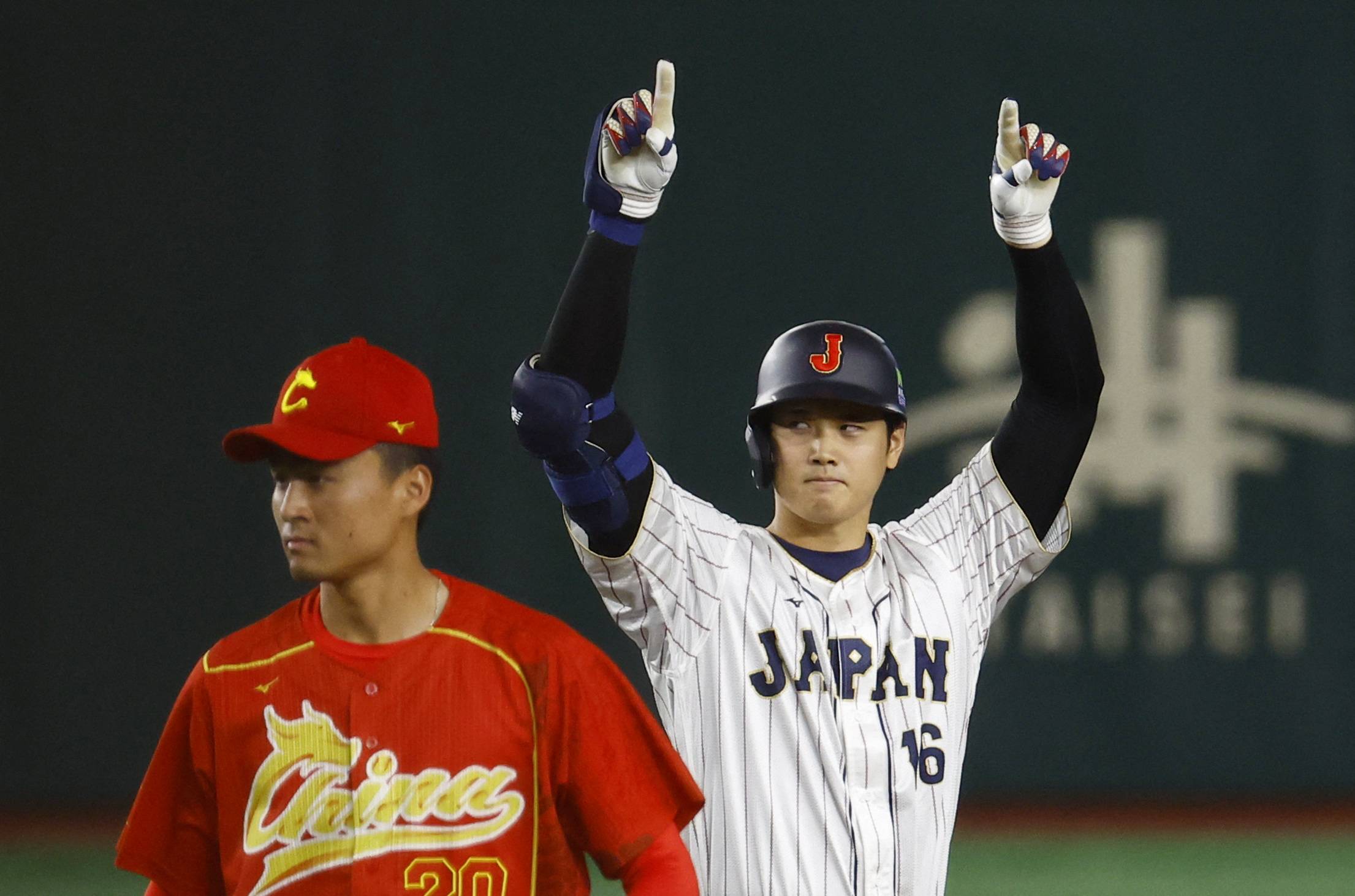 Shohei Ohtani captivates crowd, teammates and opponents in WBC