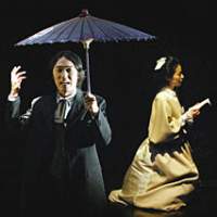 Koichi Iwazumi (Hamlet, left) and Nami Hoshi (Ophelia) star in a new version of \'Hamlet.\' | SHUICHI SAITO PHOTO