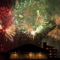 Over 14,000 fireworks were set off Aug. 3 near Ichikawa Station, Chiba, for the annual Edogawaku Fireworks.  | MIO YAMADA