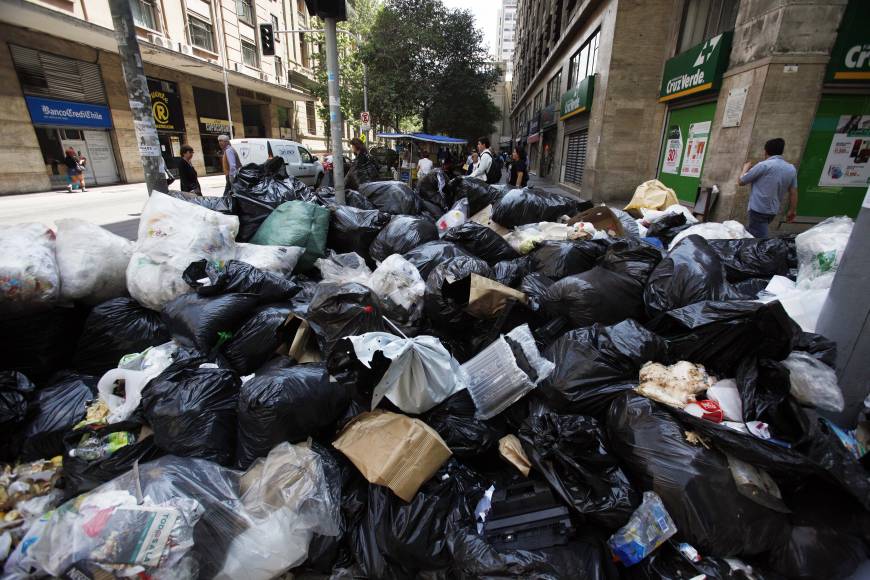 Chile issues health alert as trash keeps piling up amid strike | The ...