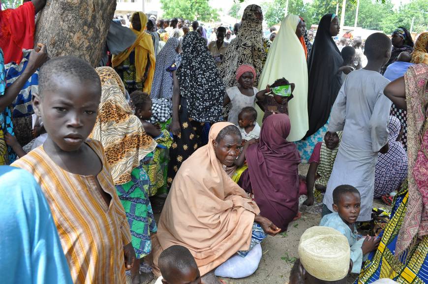 Thousands flee north Nigeria as attackers pursue 'Islamic caliphate ...