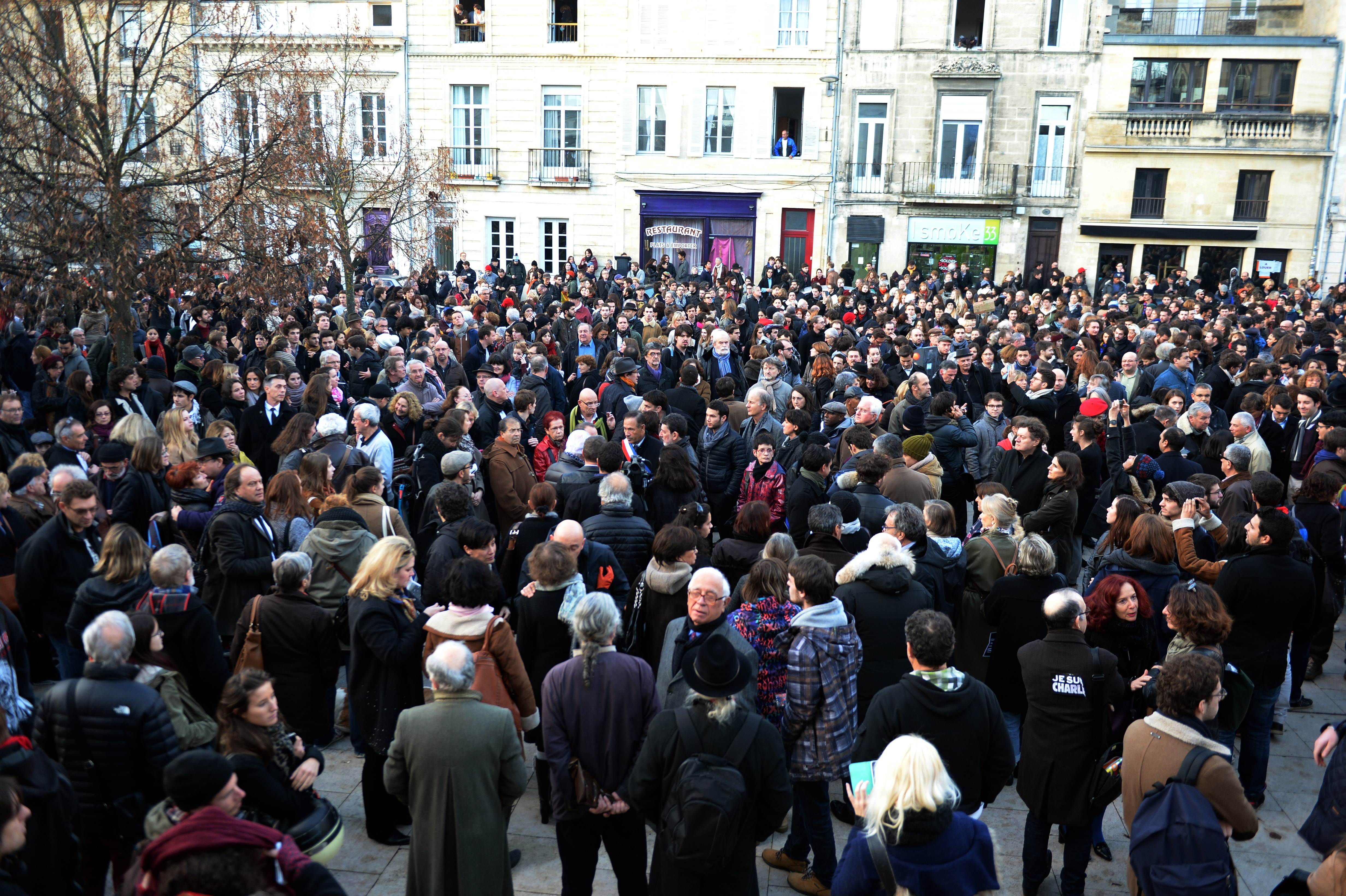 'Je Suis Charlie' goes viral: Mass rallies held for French massacre ...