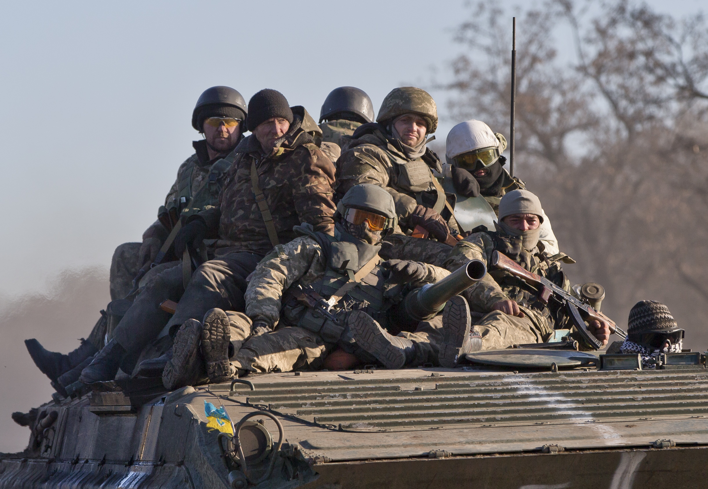 Ukraine troops pull out of besieged flashpoint town Debaltseve | The ...