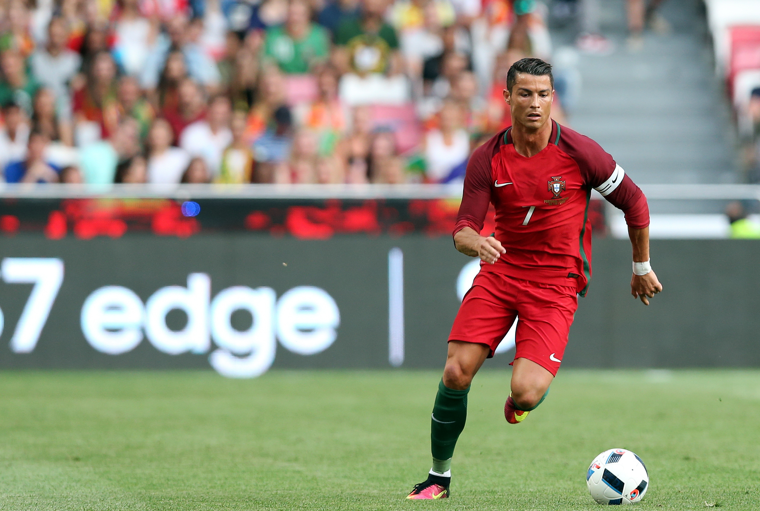 Ronaldo Ignites Portugal In Rout Of Estonia The Japan Times