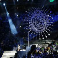 The Olympic flame is extinguished at the end of the Rio Olympics\' closing ceremony on Sunday. | KYODO