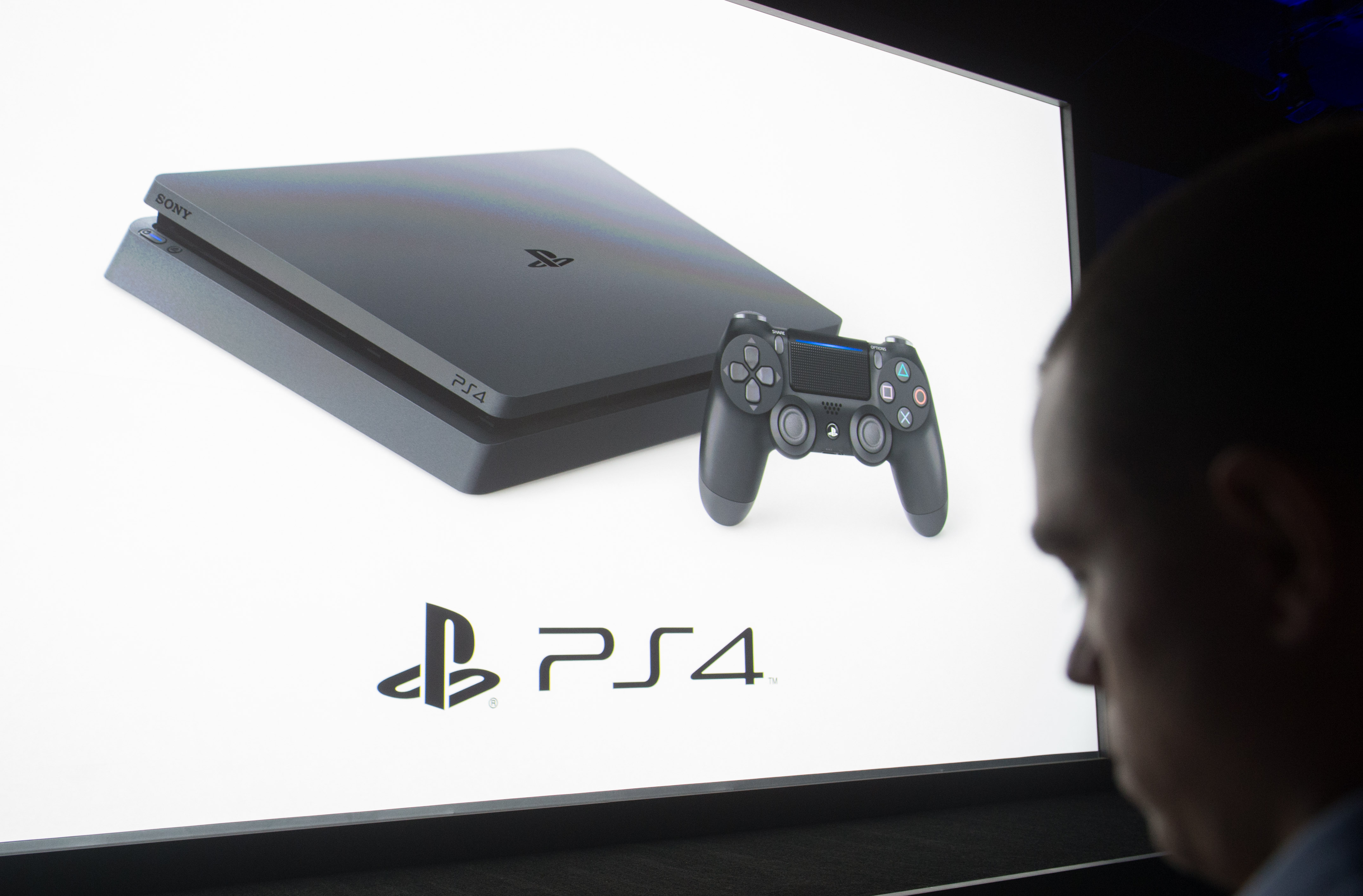 Huichelaar medeleerling Gevoel New PlayStation 4 models change life cycle of gaming consoles | The Japan  Times