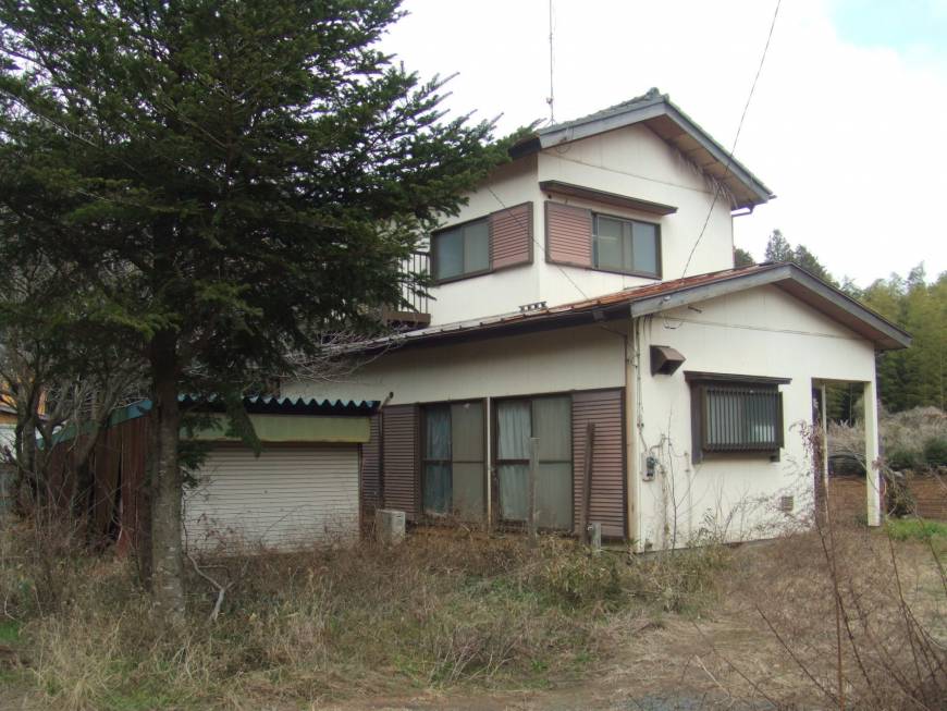 Abandoned buildings still house problems | The Japan Times