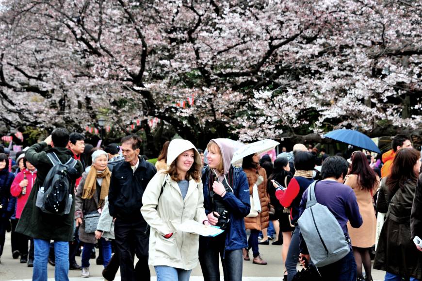 Tourists top 10 million at record pace | The Japan Times