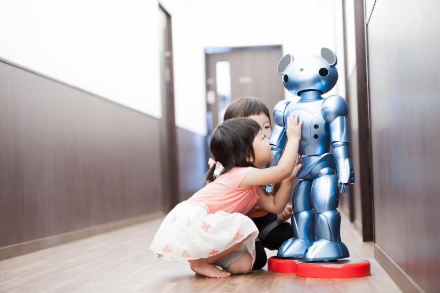 day-care-facilities-test-robots-as-high-tech-solution-to-alleviate