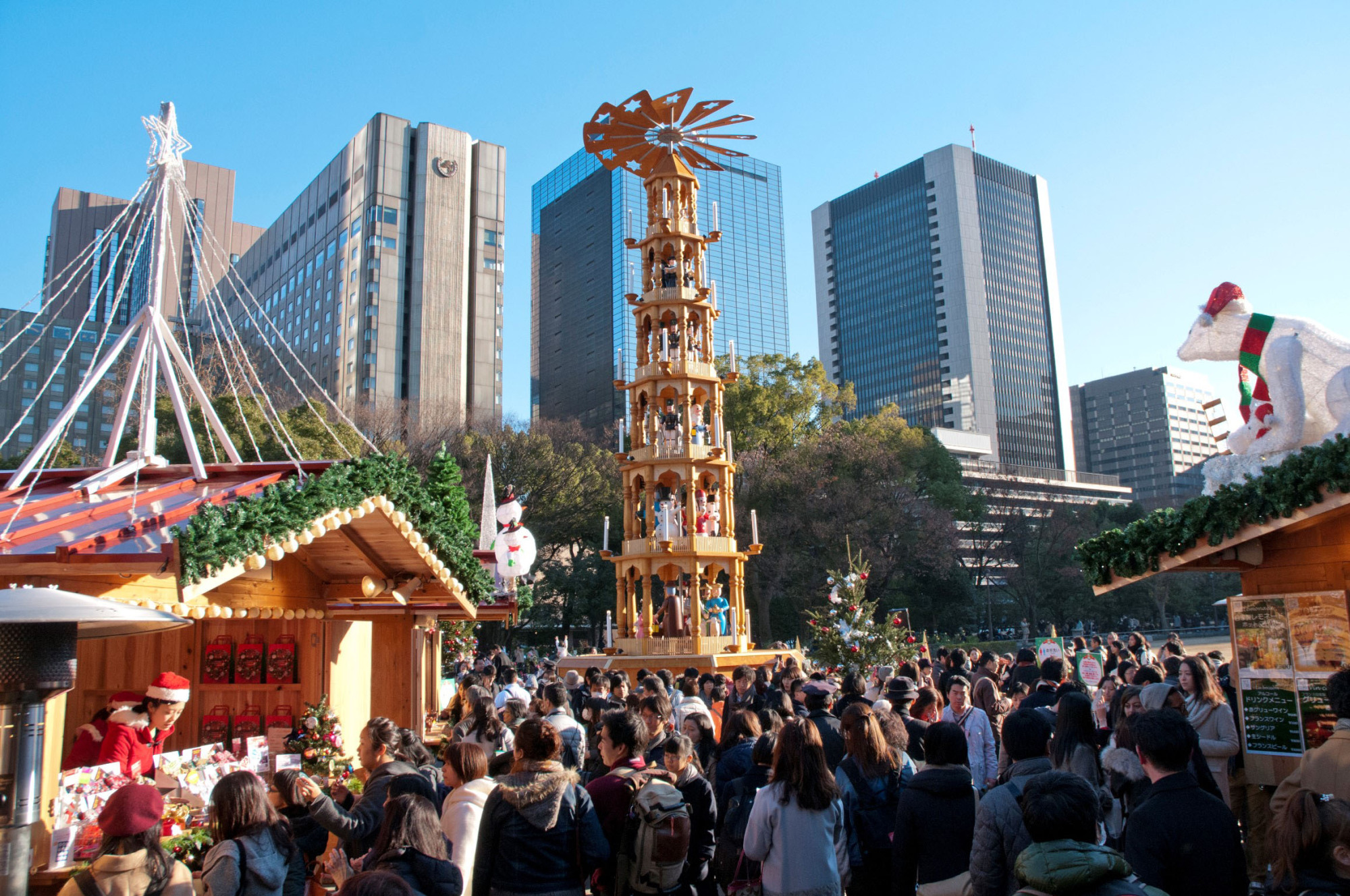 Exploring Roppongi Christmas Market in Japan