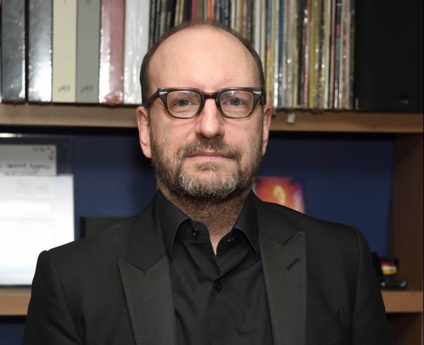 steven-soderbergh-looks-to-get-lucky-with-a-new-distribution-model