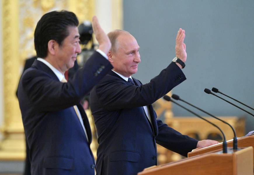 Abe Continues Balancing Act With Putin As He Chases Peace Treaty