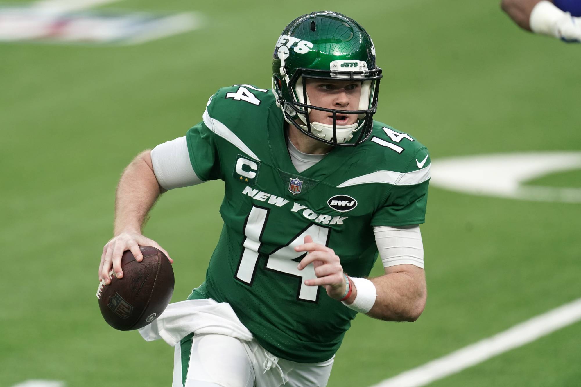 Sam Darnold Out Indefinitely With Mono - The New York Times