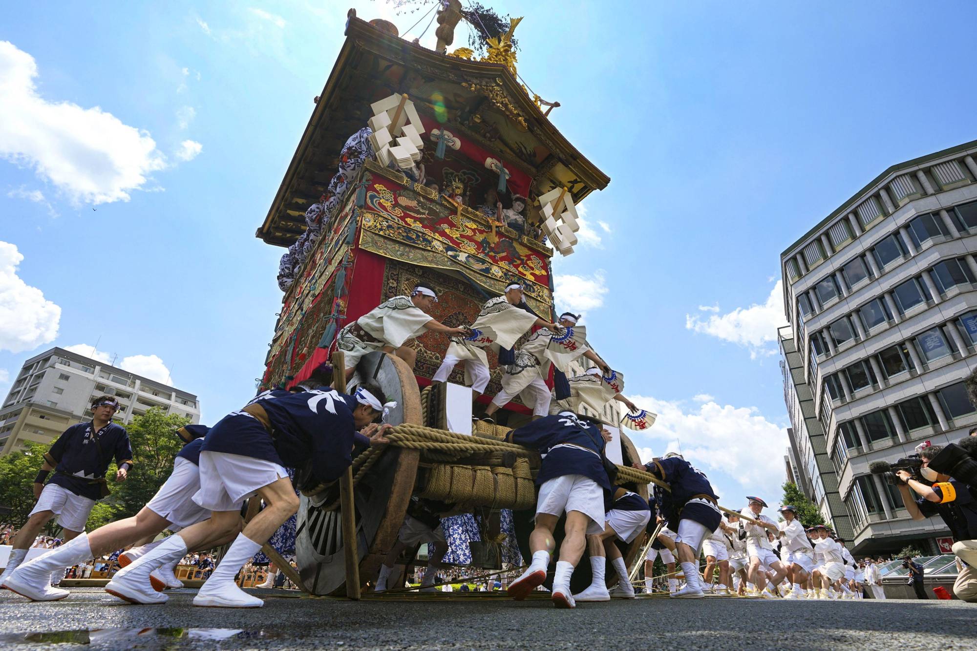 Yamahoko float parade returns in Kyoto's Gion Festival | The Japan Times