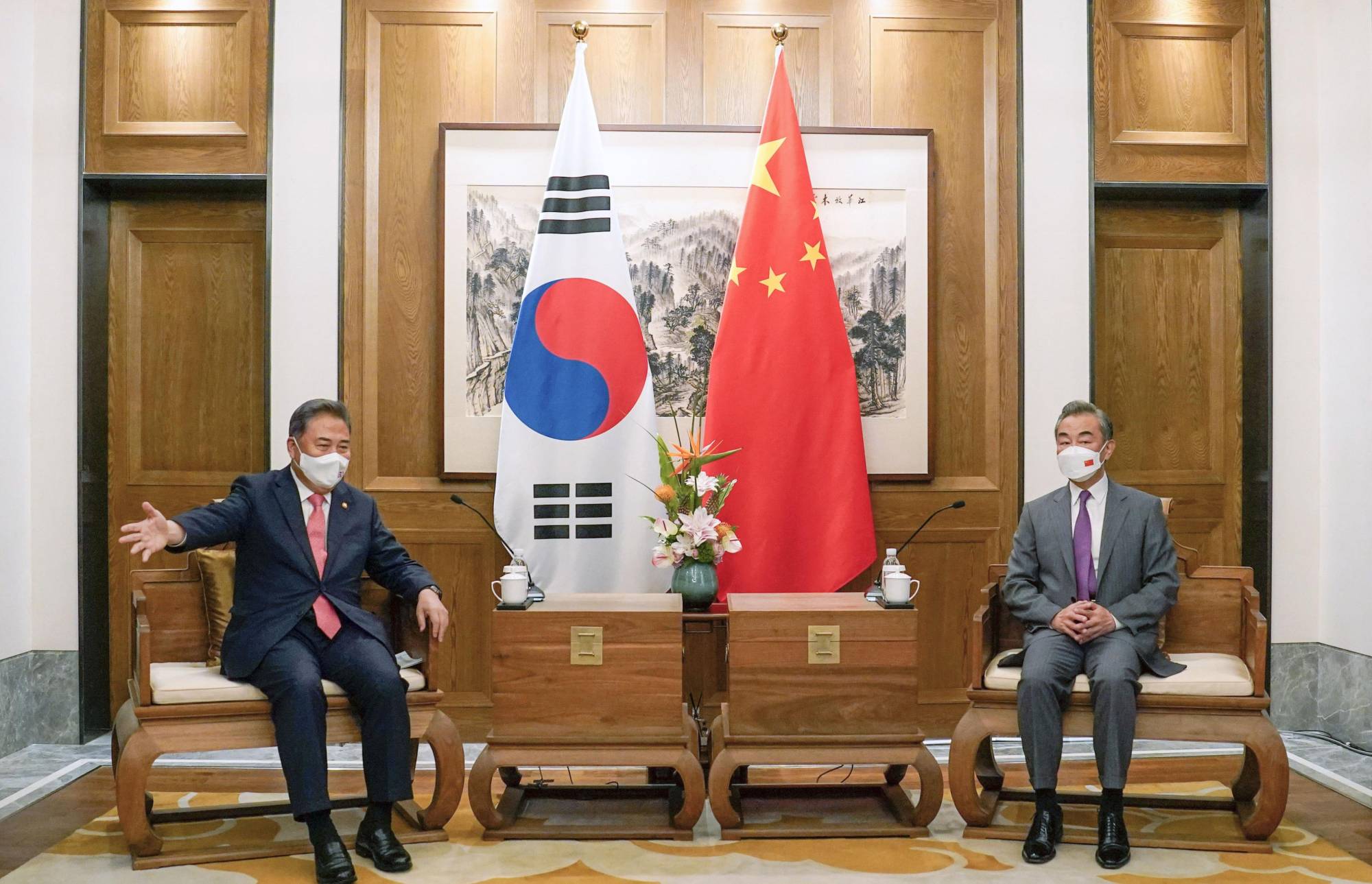 South Korea And China Foreign Ministers Discuss North Korea And K Pop Ban The Japan Times