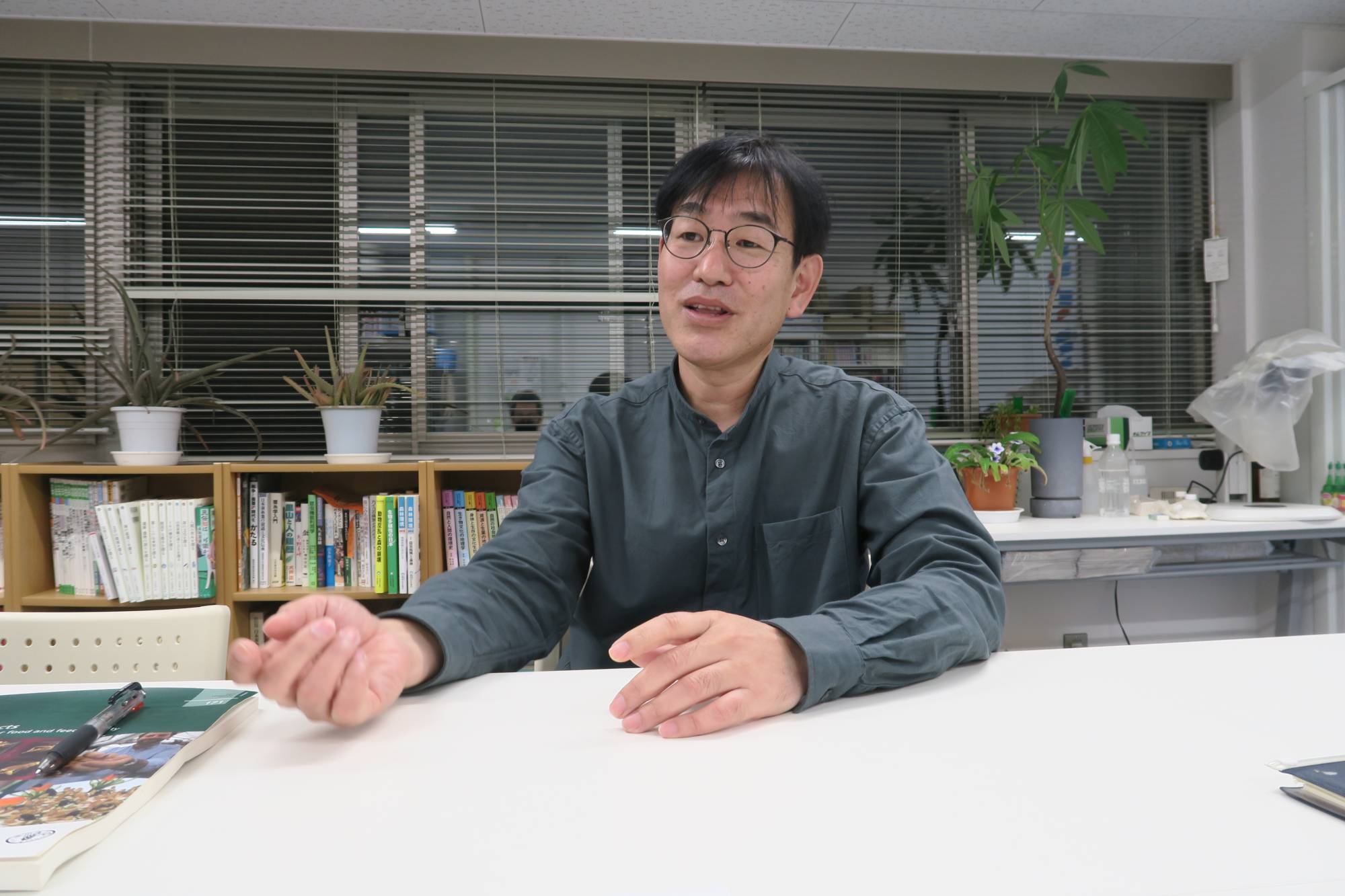 Koji Mizota, an entomologist and professor at Miyagi University of Education in Sendai | KAHOKU SHIMPO