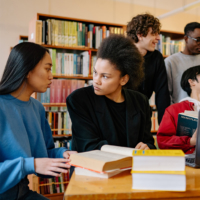 International students in Japan are able to interact with students and instructors from around the world. | PEXELS