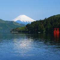 Mount Fuji provides a stunning backdrop to Lake Ashi and Hakone Shrine in the town of Hakone, Kanagawa Prefecture. | HAKONE MUNICIPAL GOVERNMENT